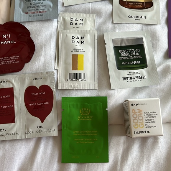 Deluxe Skincare Bundle 31-pc - Picture 10 of 10